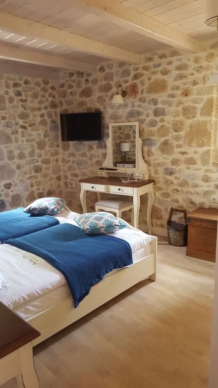 Vetilios Lithos Boutique Hotel Néon Oítilon Exterior foto